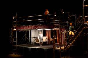 Meister und Margarita, Burgtheatersommer in Dessau-Roßlau, Jasmin Loreen Besemer, Tonia Fechter, Fabian Prokein, Dennis Alexander Schmitz, Elisabeth Taraba, Regie: Andrea Pinkowski, Foto©Jenny Fitz Theaterfoto aus Meister und Margarita des Burgtheatersommers in Dessau-Roßlau