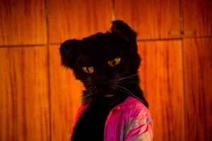 Valentin Schade, Meister und Margarita, Burgtheatersommer in Dessau-Roßlau, Regie: Andrea Pinkowski, Kostüme/Bühne: Nele Ahrens, Fotos: Jenny Fitz Theaterfoto aus Meister und Margarita des Theaters auf der Burg in Dessau-Roßlau